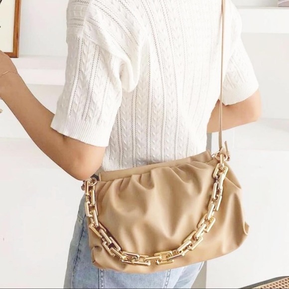 Handbags - NWOT - Scrunchie chain baguette bag
